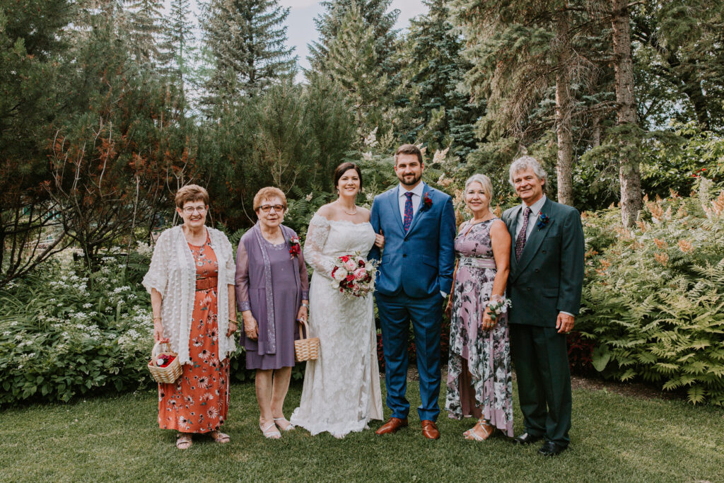 Easy Family Wedding Photos - Assiniboine Park 